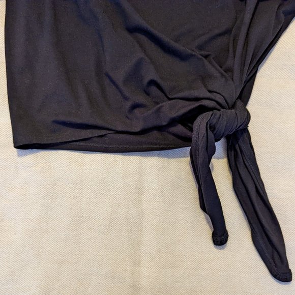 EUC Isabella Oliver Long Sleeve Tie-Front Maternity Shirt (Black) - Picture 9 of 12